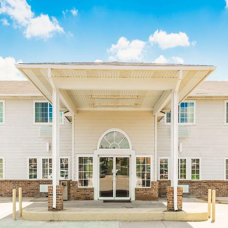 Super 8 By Wyndham Platte City Kansas City Area Eksteriør billede