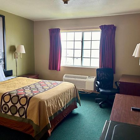 Super 8 By Wyndham Platte City Kansas City Area Eksteriør billede