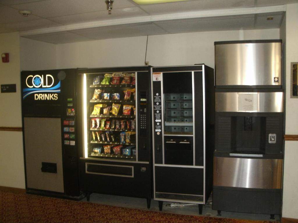 Super 8 By Wyndham Platte City Kansas City Area Eksteriør billede