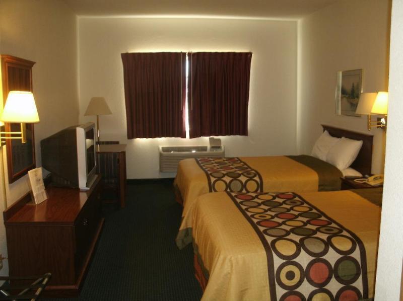 Super 8 By Wyndham Platte City Kansas City Area Eksteriør billede