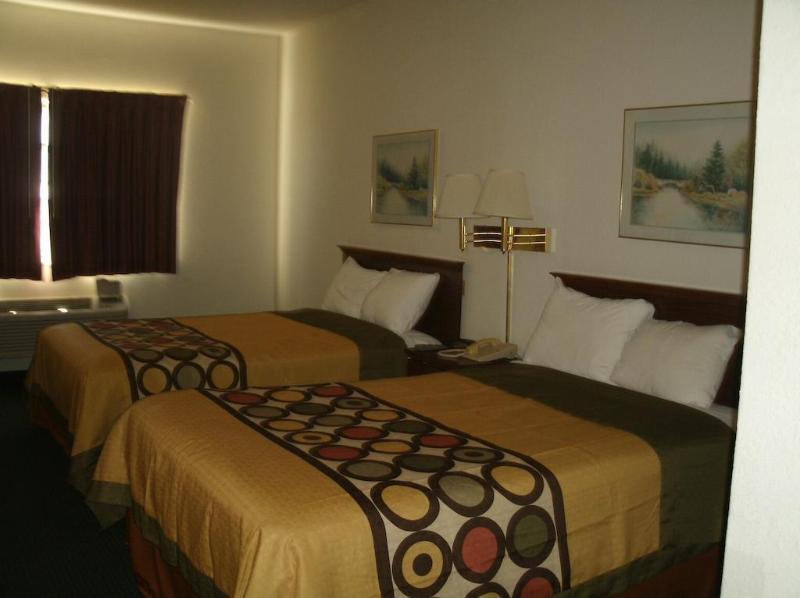Super 8 By Wyndham Platte City Kansas City Area Eksteriør billede